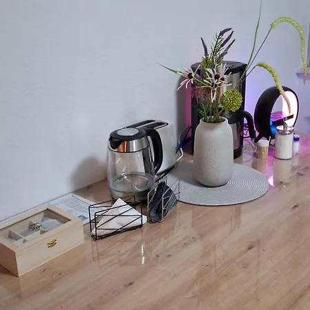 3-zimmer-apartment Stay-at-aj Homes Boenen Mit Komplett Ausgestatteter Kueche, Balkon, 6 Hotel-boxspringbetten & Schlafsofa Sowie Kostenlos Inklusive Bettwaesche & Handtuecher, Verbrauchsartikel, Parkplatz, Wifi & Smarttv *