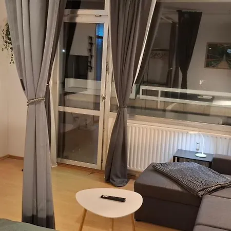 Apartment 3-zimmer-apartment Stay-at-aj Homes Boenen Mit Komplett Ausgestatteter Kueche, Balkon, 6 Hotel-boxspringbetten & Schlafsofa Sowie Kostenlos Inklusive Bettwaesche & Handtuecher, Verbrauchsartikel, Parkplatz, Wifi & Smarttv *