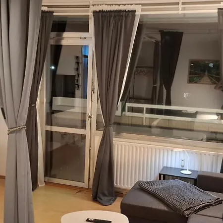3-zimmer-apartment Stay-at-aj Homes Boenen Mit Komplett Ausgestatteter Kueche, Balkon, 6 Hotel-boxspringbetten & Schlafsofa Sowie Kostenlos Inklusive Bettwaesche & Handtuecher, Verbrauchsartikel, Parkplatz, Wifi & Smarttv *
