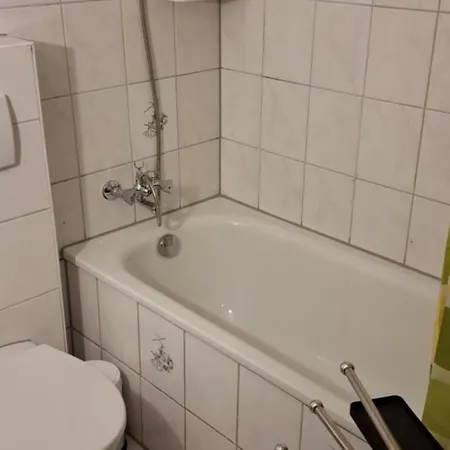Apartment 3-zimmer-apartment Stay-at-aj Homes Boenen Mit Komplett Ausgestatteter Kueche, Balkon, 6 Hotel-boxspringbetten & Schlafsofa Sowie Kostenlos Inklusive Bettwaesche & Handtuecher, Verbrauchsartikel, Parkplatz, Wifi & Smarttv