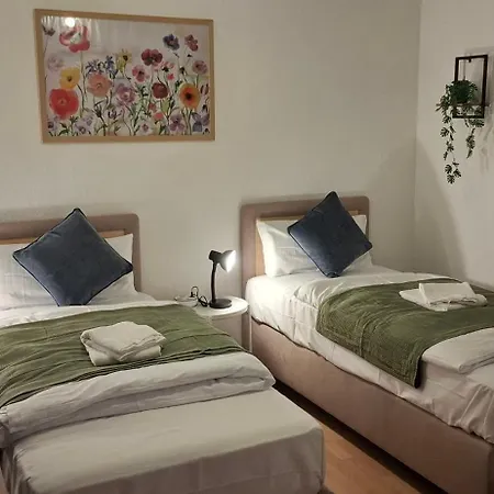 3-zimmer-apartment Stay-at-aj Homes Boenen Mit Komplett Ausgestatteter Kueche, Balkon, 6 Hotel-boxspringbetten & Schlafsofa Sowie Kostenlos Inklusive Bettwaesche & Handtuecher, Verbrauchsartikel, Parkplatz, Wifi & Smarttv Apartment *