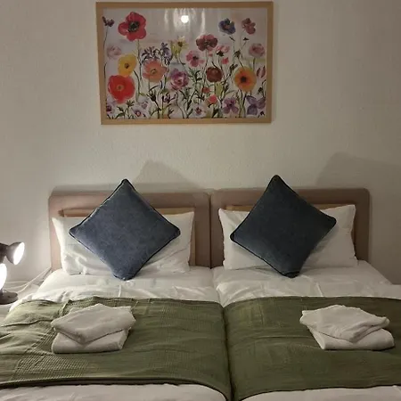 3-zimmer-apartment Stay-at-aj Homes Boenen Mit Komplett Ausgestatteter Kueche, Balkon, 6 Hotel-boxspringbetten & Schlafsofa Sowie Kostenlos Inklusive Bettwaesche & Handtuecher, Verbrauchsartikel, Parkplatz, Wifi & Smarttv Apartment