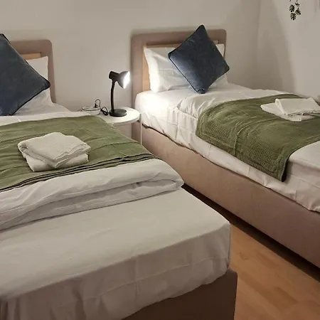 3-zimmer-apartment Stay-at-aj Homes Boenen Mit Komplett Ausgestatteter Kueche, Balkon, 6 Hotel-boxspringbetten & Schlafsofa Sowie Kostenlos Inklusive Bettwaesche & Handtuecher, Verbrauchsartikel, Parkplatz, Wifi & Smarttv